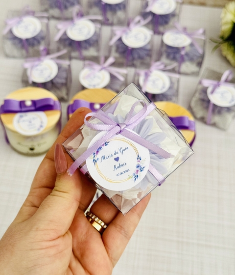 Vela margarida - Caixinha com fita - comprar online