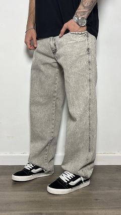 BAGGY GRIS LISO en internet