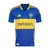 Frente da camisa titular Home Boca Juniors I 2024/2025, versão jogador, original e oficial. Modelo azul com faixa horizontal amarela em tons variados, gola amarela com friso azul, detalhe do escudo do Boca Juniors no peito esquerdo. Patrocínio Betsson em 