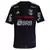 Camisa terceira do Flamengo 2023/2024, modelo masculino, na cor preta com detalhes iridescentes e brilhantes. A peça conta com o escudo do clube, as três listras iridescentes da Adidas nos ombros e patrocínios como o de Gerson, Gabigol, Pedro e Arrascaeta