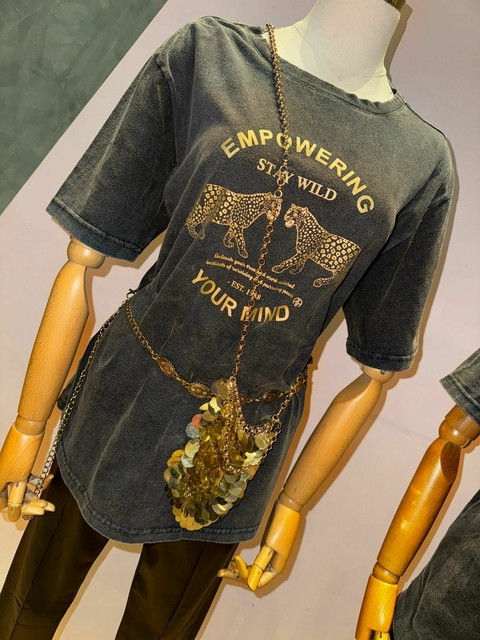 T-shirt over empowering - comprar online