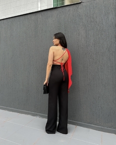 Cropped Julia na internet