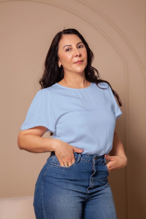 Blusa Nadia Manga Curta Azul Bebe - comprar online