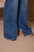 Calça Wide Leg Jeans Com Fenda - By Mag Halat 