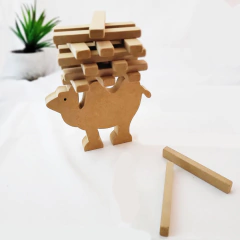 Elefante y Camello de Carga