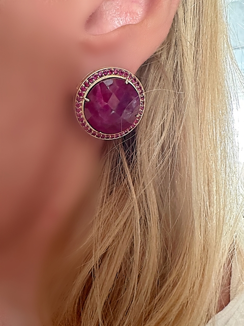 brinco pedras rubi indiano banhado a ouro 18k cravejado com zircônias vermelhas - comprar online