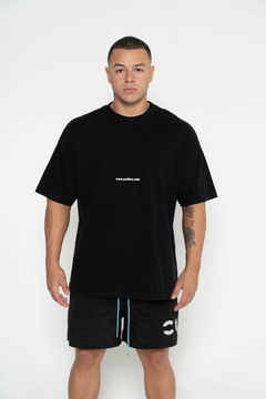 Three Tee Black - comprar online