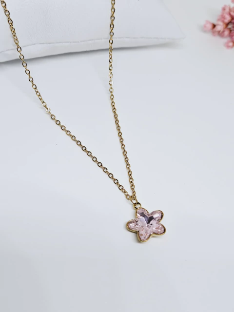 Colar Dourado Pingente Flor Vidro Rosa de Aço Inox