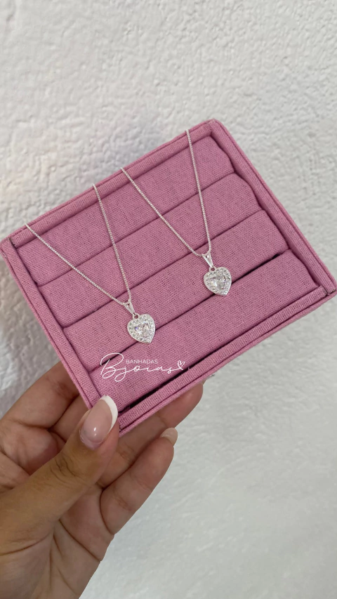 Colar coração ponto de luz cravejado