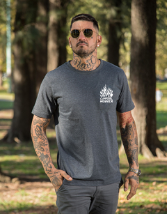 Remera capital monkey gris topo snow diseño 777