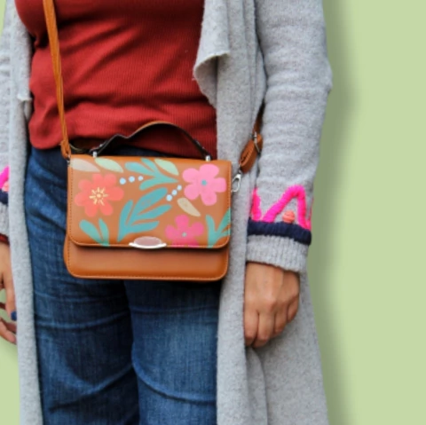 Cartera bandolera "Semilla" color suela - comprar online