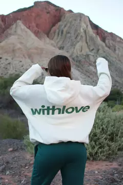 Hoodie With Love Cream en internet
