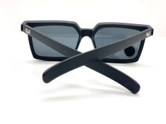 Anteojo De Sol Vulk Dieven mblk/s10 grey Polarizado 55 mm - La Optica web