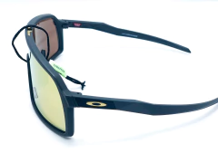 Anteojo De Sol Oakley oo 9406 94060s 3n Sutro 57 mm - comprar online