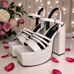 Sandalias NATY en internet