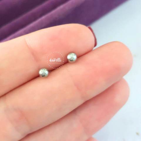 Brinco bolinha em aço inoxidável prateado - comprar online