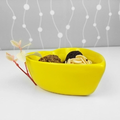 Tigela Pequena Coração Amarelo na internet