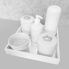 Kit Higiene C/ Garrafa Térmica Cilindrica E Bandeja Quadrada Coroa Prata - comprar online