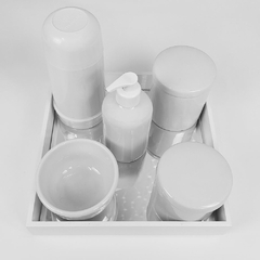 Kit Higiene C/ Garrafa Térmica Branca E Bandeja Quadrada - Ordalha Ofertas | A Loja da Mesa Posta