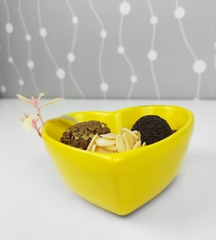 Tigela Pequena Coração Amarelo - comprar online