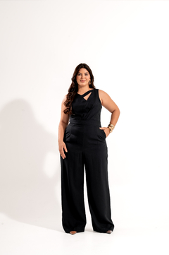 MACACÃO PANTALONA C/ ASSIMÉTRIA - Donna Evellyn