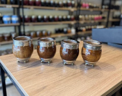 Imperial algarrobo exclusivo con base y esferas bronce en internet