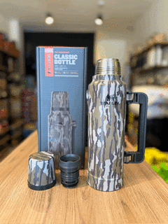 Stanley 1.4 camuflado edición limitada en internet