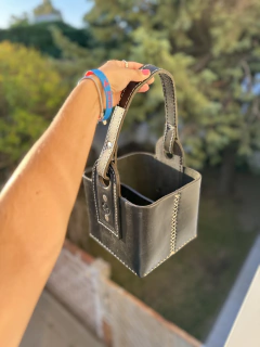 CANASTA 100% CUERO REFORZADA 4 ESPACIOS