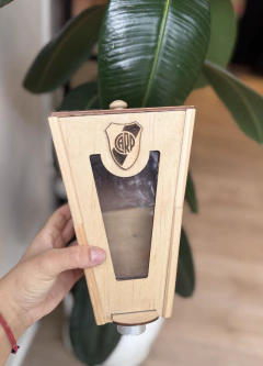 DISPENSER DE YERBA PARED RIVER PLATE en internet