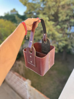 CANASTA 100% CUERO REFORZADA 4 ESPACIOS