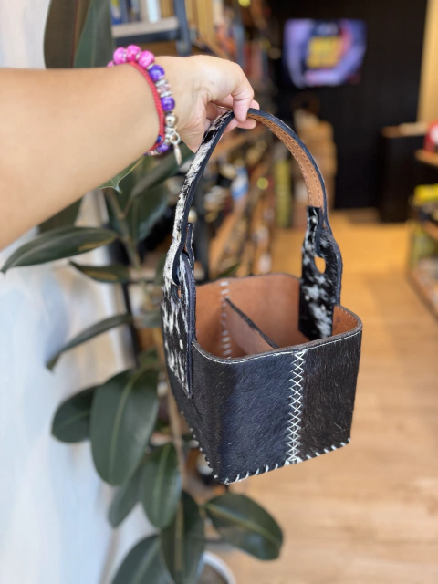 Canasta exclusiva cuero pelos 4 espacios - comprar online