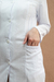 Jaleco Acinturado com Nervura e Guipir - Branco - Moda Branca | Jalecos | Scrub's | Uniformes Profissionais