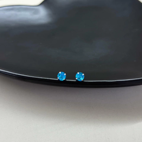 Brinco zircônia Azul 6mm