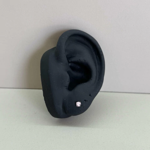 Brinco zircônia quadrada rosa 3mm