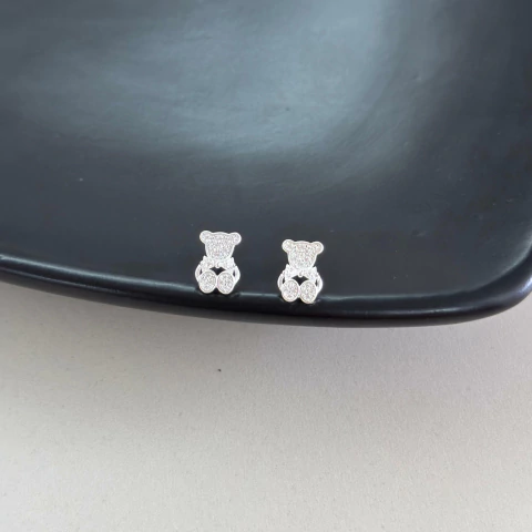 Brinco ursinho cravejado 10mm