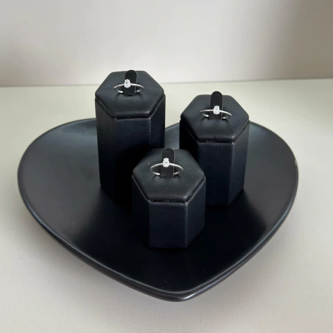 Anel solitário gota