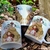 Caneca temática de Páscoa com ilustração de uma criança e elementos religiosos, incluindo a frase "Porque Ele vive".