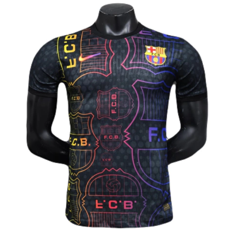 Camisa Barcelona Nike Edição Especial, camisa jogador Barcelona 25/26, camisa FC Barcelona preta, camisa Nike Barcelona masculina, camisa Barcelona com símbolos estampados, camisa oficial Barcelona 2025, camisa Barcelona Nike 25/26, camisa Barcelona ofici