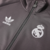  jaqueta agasalho Real Madrid, jaqueta agasalho Real Madrid Adidas, jaqueta Real Madrid 25/26 cinza, jaqueta Adidas Real Madrid 25/26, jaqueta agasalho Real Madrid 2025, jaqueta Real Madrid Adidas 25/26, jaqueta agasalho para torcedor Real Madrid, jaqueta