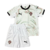 conjunto infantil Portugal Puma 2025/26, conjunto Portugal camisa shorts branco, conjunto futebol infantil Portugal, camisa branca Portugal criança, shorts brancos Portugal criança, conjunto Puma Portugal 2025, roupa esportiva infantil Portugal, conjunto 