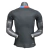 Camisa Barcelona Nike Treino 25/26, camisa treino Barcelona 2025, camisa jogador Barcelona preto, camisa Nike Barcelona masculina, camisa Barcelona Nike com detalhes vermelhos e azuis, camisa de treino Barcelona 2025/26, camisa FC Barcelona treino 25/26, 