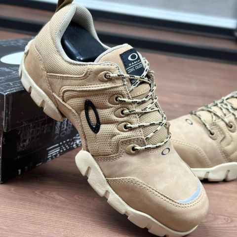 Tênis Oakley Halftrack - Bege