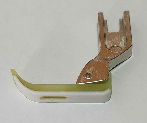 Calcador de teflon p/ zíper com furo central - T363