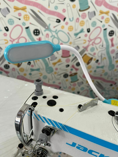 LUMINÁRIA 12 LEDS HASTE FLEXÍVEL MEGATEX