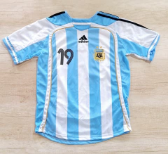 Camiseta Argentina retro 2006 titular de Messi
