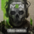 Capa do jogo Call Of Duty: Modern Warfare II, mostrando um personagem com máscara de esqueleto e fones de ouvido, em um fundo com detalhes em verde.