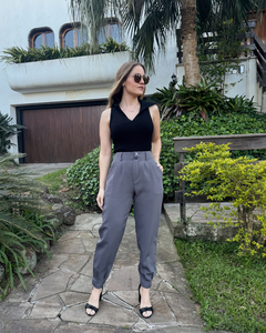 Calça Cenoura Alfaiataria Feminina - comprar online