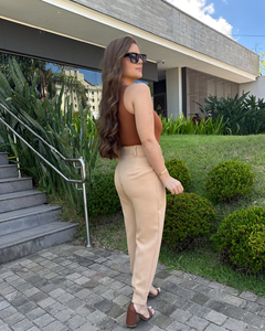 Calça Cenoura Alfaiataria Feminina na internet
