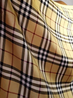 Lenço Burberry Dupe - Brechó Gertrudez
