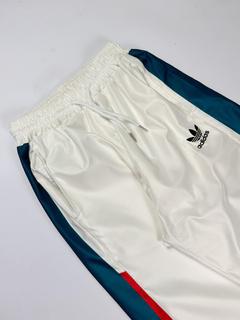 Calça Adidas (M) na internet